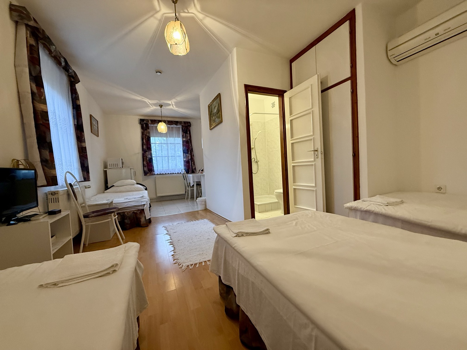 Márta Guest House