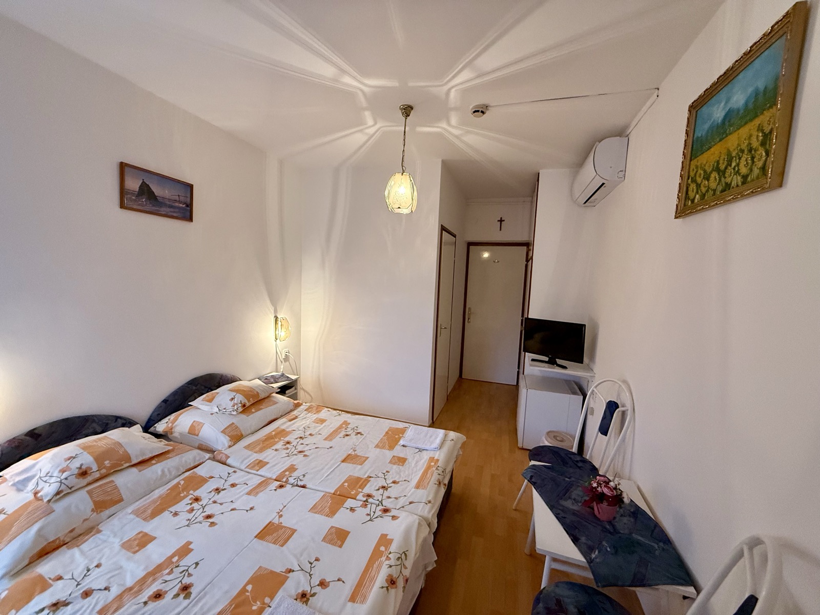 Márta Guest House